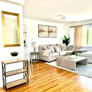 Apartment Stylish Evergreen By Airport, Newark